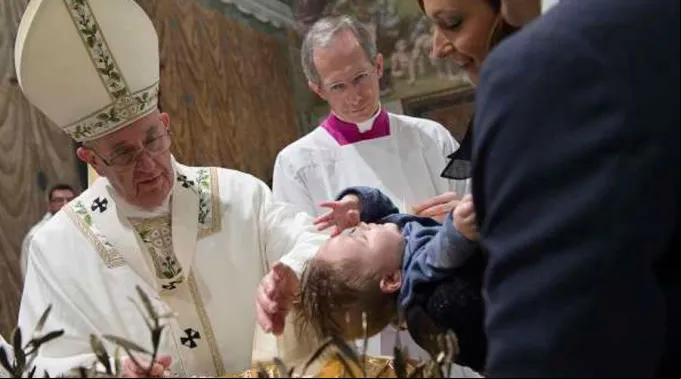PapaFrancisco_bautismo_LOsservatoreRomano_08012017.jpg ?? 