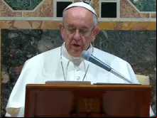 Papa Francisco pronuncia seu discurso nesta segunda-feira ante o Corpo Diplomático acreditado junto à Santa Sé. Captura Youtube