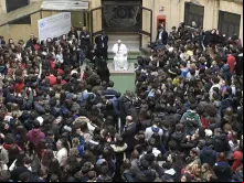 Papa Francisco com jovens estudantes em Roma.