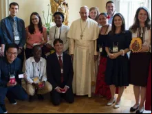 Papa Francisco com os jovens que almoçaram com ele na JMJ Cracóvia 2016 