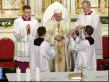 Papa Francisco preside Missa na Catedral de São José, em Bucareste, Romênia.