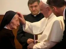  A religiosa albanesa e o Papa Francisco (Captura de tela CTV)