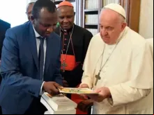 Papa com membros da Fundação Internacional de Religiões e Sociedades