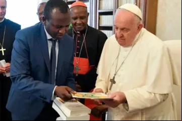 PapaPactoEducativoAfrica01062023_VaticanMedia.jpg