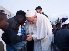 Papa Francisco com os refugiados