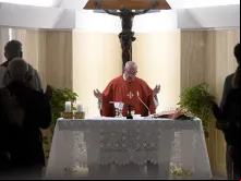 Papa na Missa.