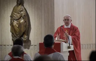 Papa na Missa.