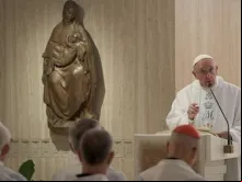 Papa Francisco na capela da Casa Santa Marta.