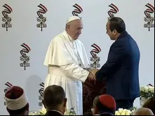 Papa saúda o Presidente do Egito.