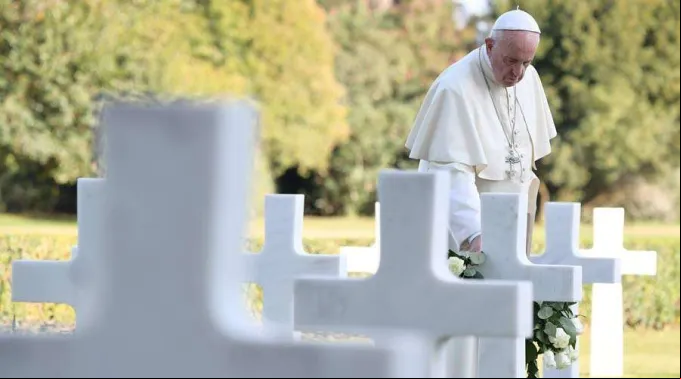 PapaYCementerioNEttuno2nov2017.jpg ?? 