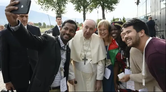 Papa_Asis_inmigrantes.jpg ?? 