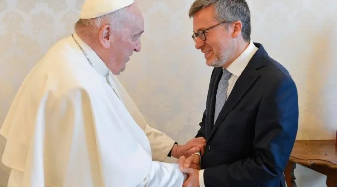 Papa_Francisco_e_Carlos_Moedas_VaticanMedia.jpeg ?? 