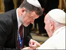 Papa Francisco saúda judeus no Vaticano