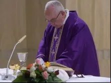 Papa Francisco celebra Missa na capela da Casa Santa Marta.