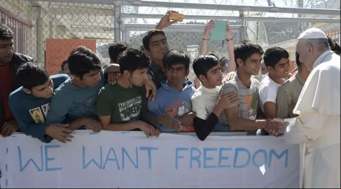 Papa_Refugiados_Lesbos_16042016_VaticanMedia.jpg ?? 