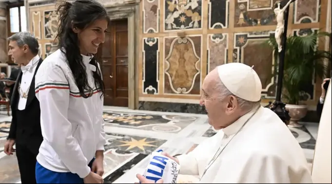 Papa_deportistaitaliana_10022023_VaticanMedia.jpg ?? 
