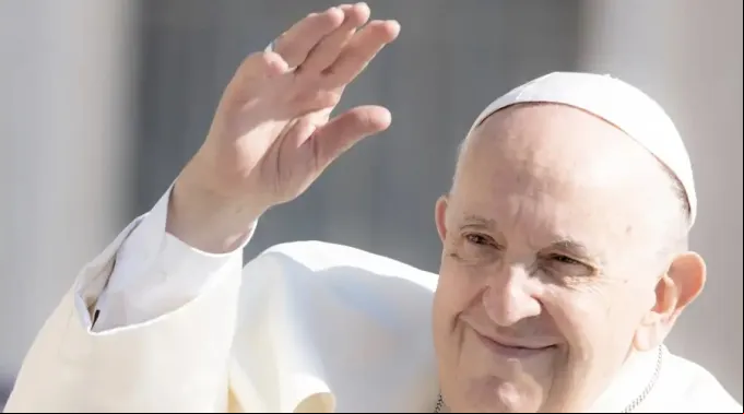 Papa_saludo_18052022_DanielIbanYez_ACIPrensa.jpg ?? 