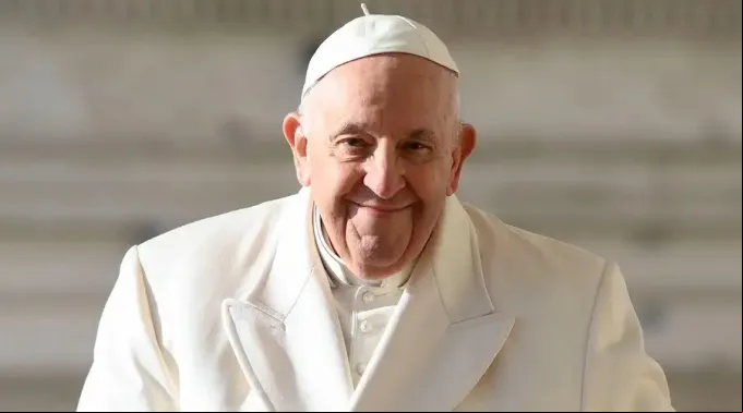 Papa_sonriYe_vaticanmedia.jpg ?? 