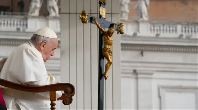 Papa_vatican_cruz_audiencia.jpg ?? 