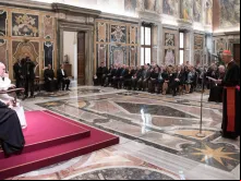 Papa recebe a Papal Fondation.