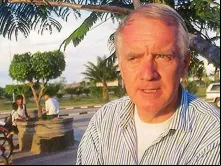 Irmão Paul McAuley.