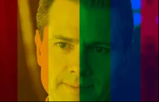 Enrique Peña Nieto trocou por algumas horas sua foto no Twitter por esta, com filtro de bandeira gay.
