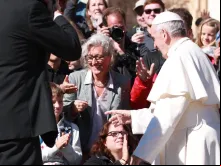 Papa Francisco com os fiéis.