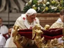 O Papa Bento preside a Missa de Galo no Vaticano