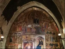 O interior do Porciúncula em Assis.