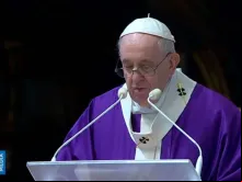 Papa pronuncia sua homilia.