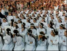 Crianças do campo de refugiados em Erbil (Iraque) na Missa de Primeira Comunhão. Foto cortesia Diácono Roni Momica