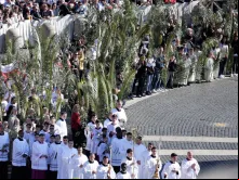 Procissão de Ramos na Praça de São Pedro, no Vaticano 