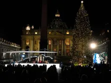 Árvore e presépio do Vaticano.