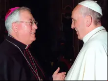 Dom Juan Antonio Reig Pla com o Papa Francisco. Crédito: Diocese de Alcalá de Henares