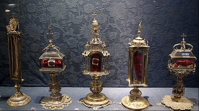 Relicarios_WikimediaDominioPublico.jpg ?? 