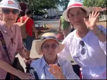 Freiras expulsas da Nicarágua (esquerda e centro