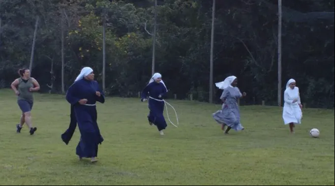 ReligiosasFutebol_-_CarmeltasMonteSiao.jpg ?? 