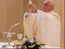 Papa na Missa.