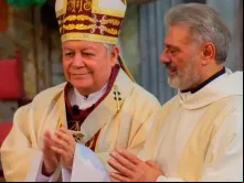 Dom Víctor Sánchez e padre Carlo dei Lazzaretti
