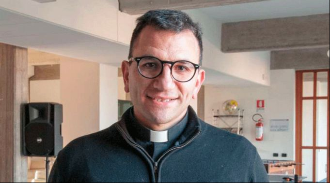 SacerdoteMedico_200320.gif ?? 