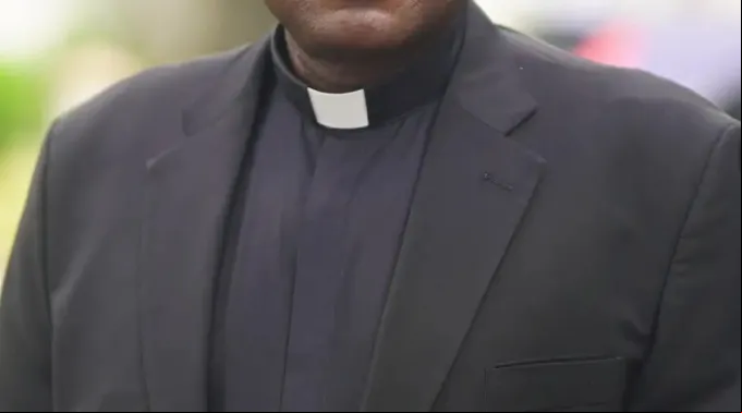 SacerdoteNigeriano_080823.jpg ?? 