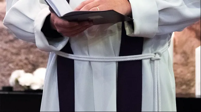 Sacerdote_FlickrLennartTakanenCC_BY_NC_ND_20_030517.jpg ?? 