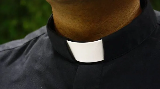 Sacerdote_PixabayDominioPublico_140416.jpg ?? 