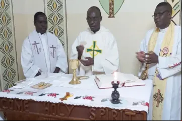 Sacerdotes-Zambia-ACN-140823_1.jpg