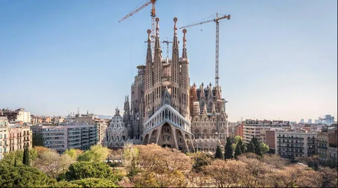 SagradaFamilia_Facebook_120917.jpg ?? 