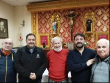 Padre Antonio Rodríguez, ao centro, com a comunidade salesiana de Algeciras