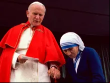 São João Paulo II e madre Teresa na Cidade do Vaticano (1983