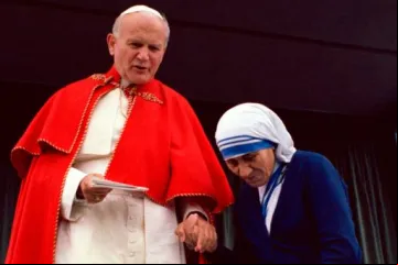 SanJuanPabloIIMadreTeresa1983Vaticano_LOsservatore_Romano_260816.jpg