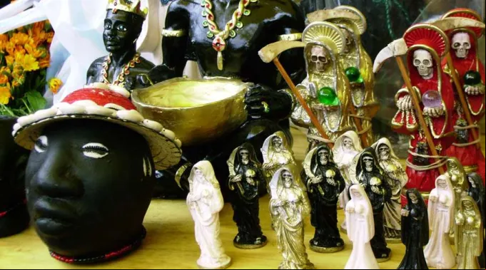 SantaMuerte_WikipediaMauriceMarcellin_CC_BY-SA_3.0.jpg ?? 