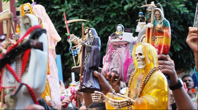 SantaMuerte_Wikipedia_Thelmadatter_120717.jpg ?? 